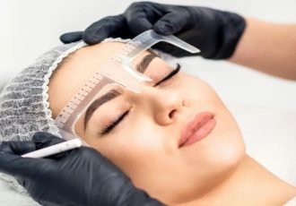 کاشت ابرو به روش FUT چیست و چگونه انجام می‌شود؟
