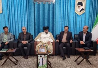 امام جمعه گناوه: خانواده‌ها در زمینه فرزندآوری حمایت شوند