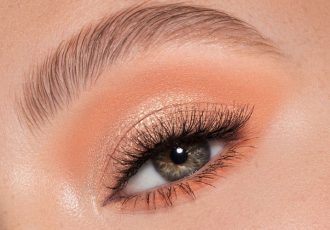 چه رنگ سایه‌ای چشم را درشت می‌کند؟ + 5 تکنیک کاربردی