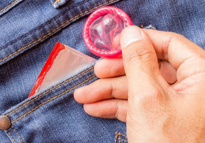 راهنمای جامع خرید کاندوم، قیمت و انواع کاندوم برای رابطه‌ای ایمن و لذت‌بخش