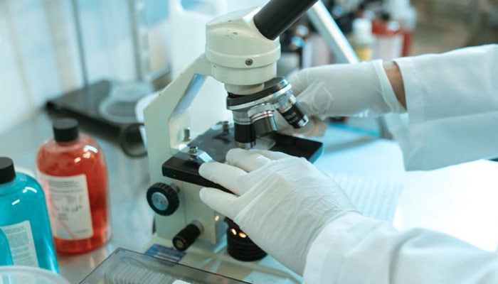 ازمایشگاه تشخیص طبی