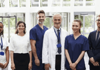 نقش وکیل مهاجرتی در مهاجرت کادر درمان به استرالیا