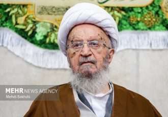 آیت الله مکارم:توازن میان جمهوریت و اسلامیت در آموزش و پرورش ضروری است