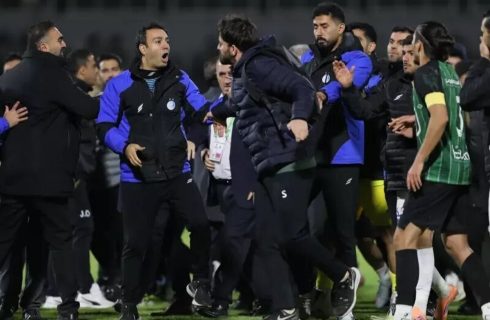 ادعای باشگاه استقلال درباره ضرب و شتم مربی آبی‌ها پس از پایان بازی+ عکس