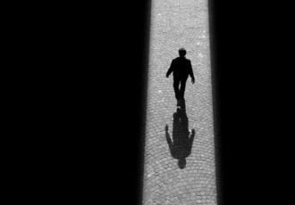 اساس رنج تمایل به پایداری است اساس رنج تمایل به پایداری است