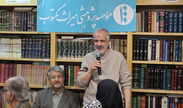 استاد و دانشمند زیاد پیدا میشود در دنیا، ولی فانی خیلی کم پیدا میشود استاد و دانشمند زیاد پیدا میشود در دنیا، ولی فانی خیلی کم پیدا میشود