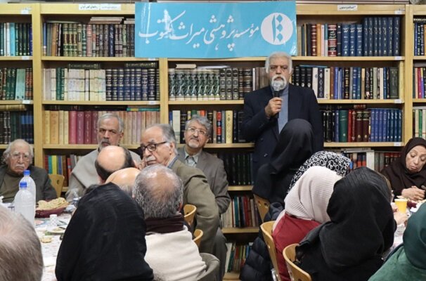 استاد و دانشمند زیاد پیدا میشود در دنیا، ولی فانی خیلی کم پیدا میشود استاد و دانشمند زیاد پیدا میشود در دنیا، ولی فانی خیلی کم پیدا میشود