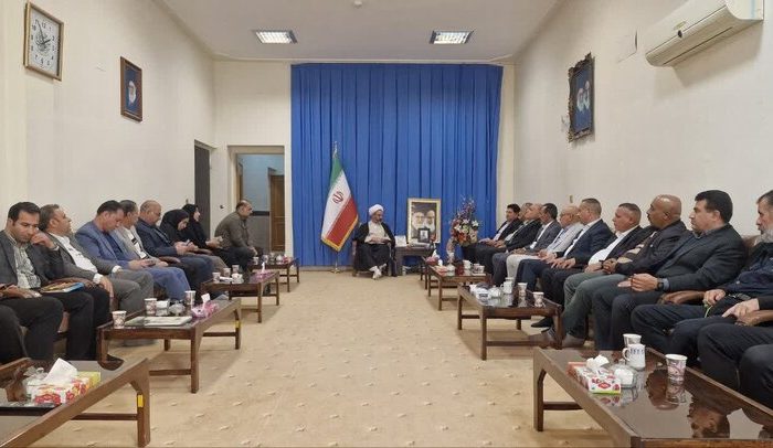 امام جمعه ایلام:پیوند ایران و عراق سدی محکم در برابر نظام استکباری است