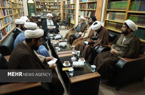 امام جمعه بوشهر: آثار علمی علمای استان احیا شود