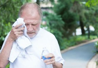 امواج گرمایی برای سالمندان مبتلا به دیابت و بیماری قلبی کُشنده است امواج گرمایی برای سالمندان مبتلا به دیابت و بیماری قلبی کُشنده است