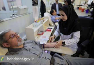 اهدای خون مشاور عالی وزیر بهداشت و معاونان وزارت بهداشت