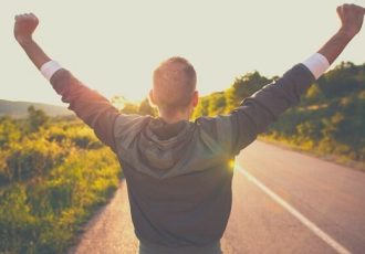 با «تعالی» به احساس رضایت و خرسندی می رسیم یا با «کمال»؟ با «تعالی» به احساس رضایت و خرسندی می رسیم یا با «کمال»؟