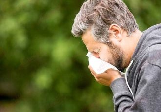 باد پاییزی ذرات آلرژی را در هوا پخش میکند؛ مراقب ریهها باشید باد پاییزی ذرات آلرژی را در هوا پخش میکند؛ مراقب ریهها باشید