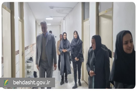 بازدید شبانه رئیس دانشگاه از خوابگاه‌های دانشجویی