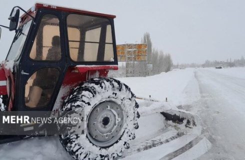 بازگشایی محور گردنه قلاجه در مسیر شهرستان گیلانغرب