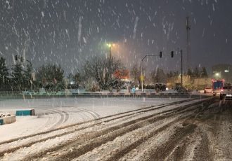 برف پاییزی خیابان‌ها و کوچه‌های بجنورد را سفیدپوش کرد