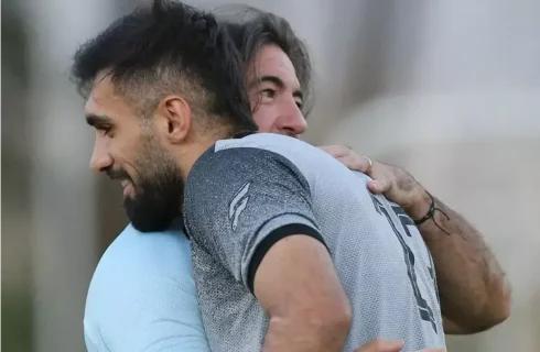 بمب خبری استقلال منفجر شد / بازیکن جنجالی دوباره به تیم برگشت