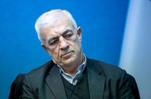 بهاروند: دولت باید سهم قانونی خود در حوزه بیمه قالیبافان را پرداخت کند