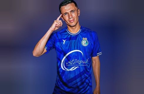 بوسه ۵۱ میلیونی یاسر آسانی خبرساز شد! بوسه ۵۱ میلیونی یاسر آسانی خبرساز شد!