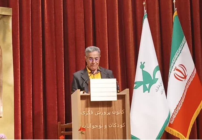 تأثیر قصه‌گویی و کتابخوانی در شکل‌گیری شخصیت کودکان