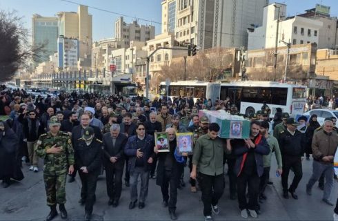 تصاویری از تشییع پیکر مطهر جانباز شهید در مشهد