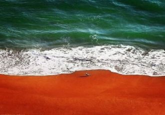 جلوه‌ای زیبا از باران در جزیره هرمز