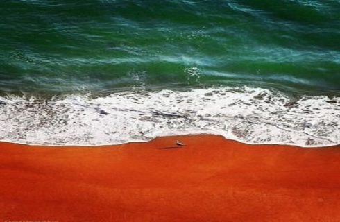 جلوه‌ای زیبا از باران در جزیره هرمز