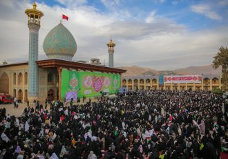 حماسه آفرینی بانوان شیرازی در گردهمایی عفاف و حجاب حرم شاهچراغ