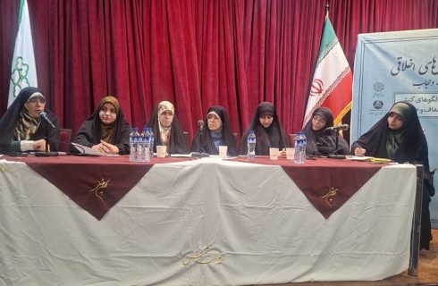 دانشور: مدرسه، مسجد و هیئت مهمترین ظرفیتهای تحول در گفتمان حجابند دانشور: مدرسه، مسجد و هیئت مهمترین ظرفیتهای تحول در گفتمان حجابند