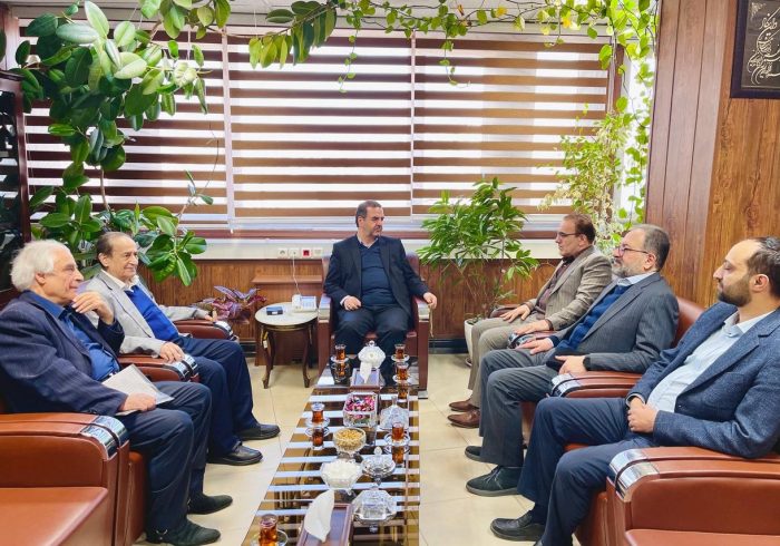 در دیدار رئیس‌کل سازمان نظام پزشکی با رئیس سازمان تعزیرات حکومتی تأکید شد: لزوم تکریم جامعه پزشکی و توجه به قیمت تمام‌شده خدمات در رسیدگی‌ها