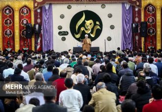 دشمن با هزینه سنگین در پی دور کردن نسل جدید از سیره اهل‌بیت(ع) است