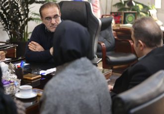 دیدار رئیس‌کل سازمان نظام پزشکی با نمایندگان دستیاران معترض به نتایج آزمون گواهینامه (پره‌بورد)