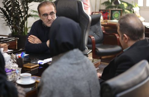 دیدار رئیس‌کل سازمان نظام پزشکی با نمایندگان دستیاران معترض به نتایج آزمون گواهینامه (پره‌بورد)