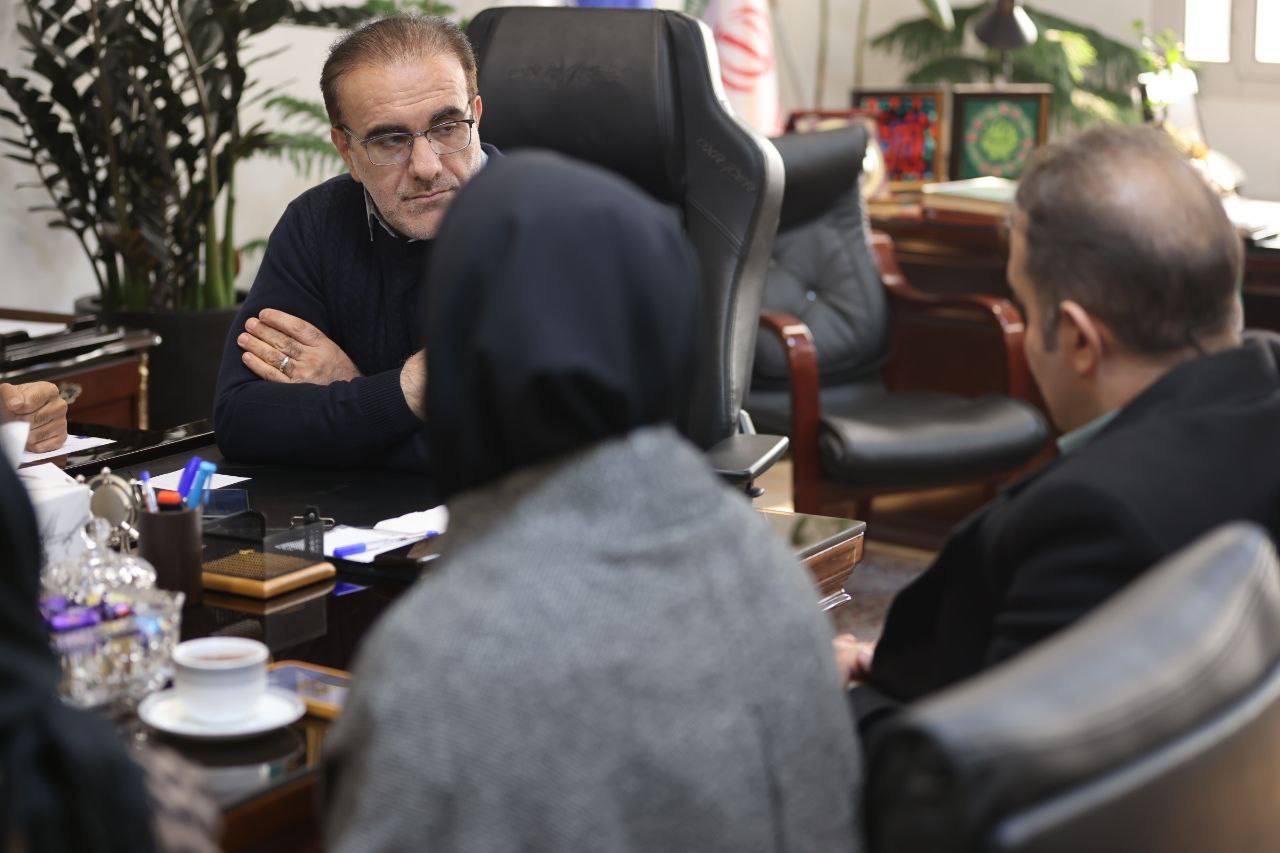 دیدار رئیس‌کل سازمان نظام پزشکی با نمایندگان دستیاران معترض به نتایج آزمون گواهینامه (پره‌بورد)