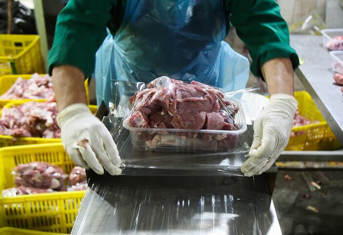 رضایی: ۵۷ هزار تن گوشت در کشتارگاه‌های استان مرکزی استحصال شد