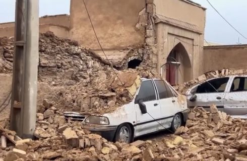 ریزش دیوار در بافت تاریخی شهر یزد