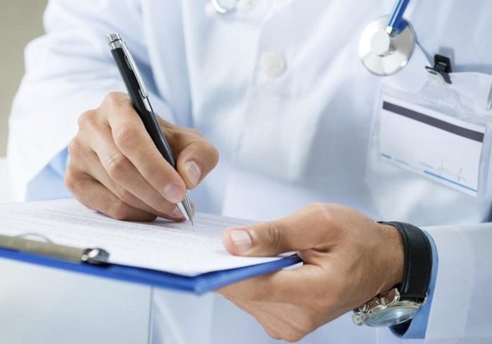 رییس نظام پزشکی: ویزیت پزشکی حداقل یک میلیون تومان است