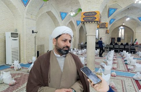 زارع: خیرین فارسی ۴ میلیارد ریال کمک معیشتی به نیازمندان اهدا کرد