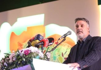 زنان نقش مهمی در جامعه دارند زنان نقش مهمی در جامعه دارند