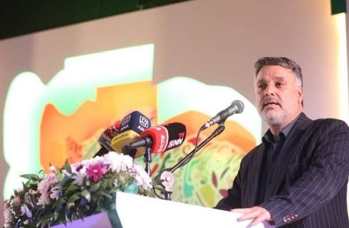 زنان نقش مهمی در جامعه دارند زنان نقش مهمی در جامعه دارند