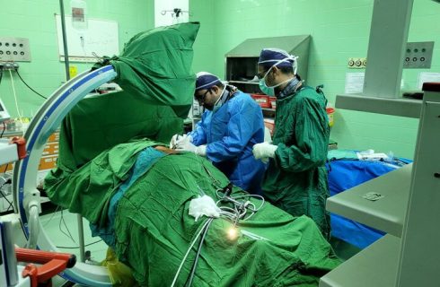 زیرمیزی برای درمان بیماران؛ تشدید رنج بیماری با هزینه‌های پنهان