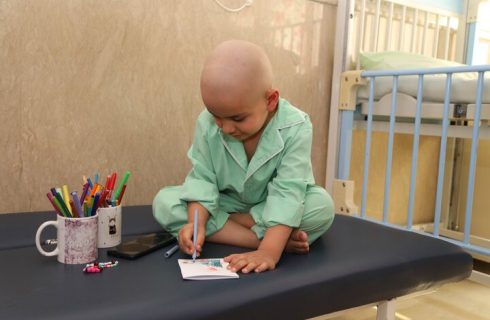 سرطان کودکان یک بیماری قابل درمان است