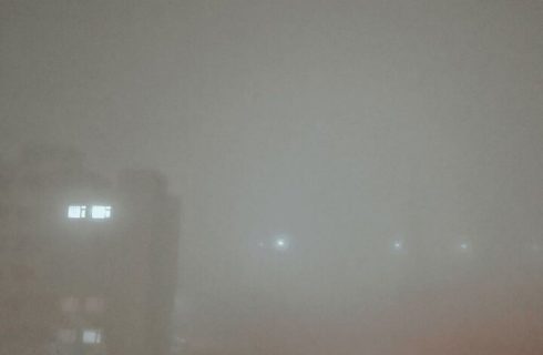 سکوت خاکستری اراک، میان دود و مه غلیظ