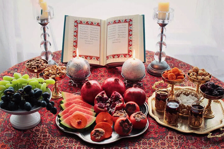 شب یلدا را هوشمندانه بگذرانیم؛ نه پرخوری، نه حذف دورهمی شب یلدا را هوشمندانه بگذارانیم؛ نه پرخوری، نه حذف دورهمی