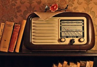 شنیدن نغمه یلدایی روی موج رادیو