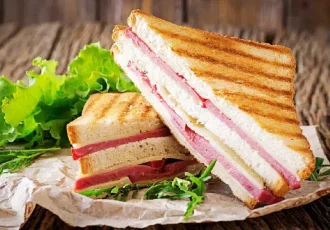 طرز تهیه اسنک با کالباس خانگی خوشمزه و پرطرفدار طرز تهیه اسنک با کالباس خانگی خوشمزه و پرطرفدار