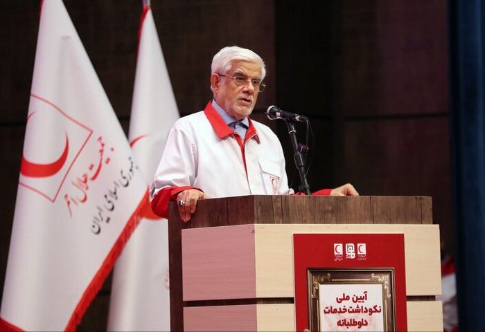 عارف: بابت مشکلات معیشتی از مردم عذرخواهی می‌کنیم