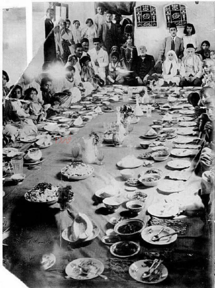 قدیمیترین عکس از مراسم شب یلدا در ایران قدیمیترین عکس از مراسم شب یلدا در ایران