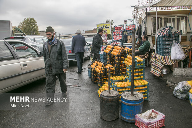 ماموران سد معبر با دستفروشان در گرگان سلیقه‌ای برخورد می‌کنند