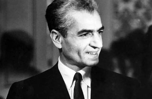 مراسم عروسی محمدرضا پهلوی و فرح دیبا در کاخ گلستان در سال ۱۳۳۸ + عکس